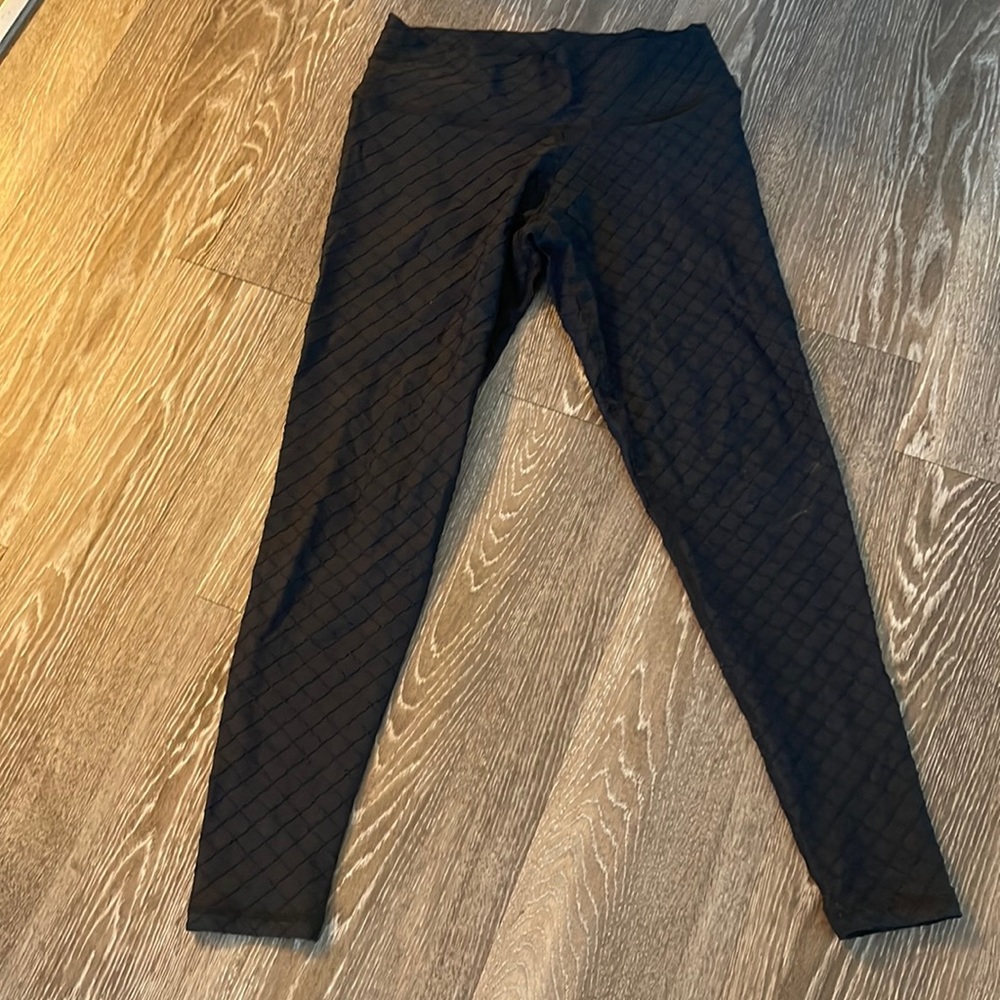 Super king butt lifting workout pants.